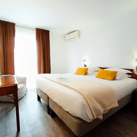 Des Tuileries Ним